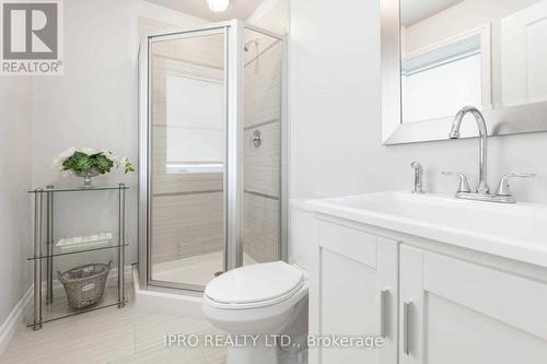18 Sunset Boulevard, Brampton, ON - Indoor Photo Showing Bathroom