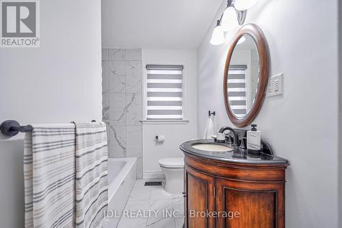 428 Henderson Road, Burlington, ON - Indoor Photo Showing Bathroom
