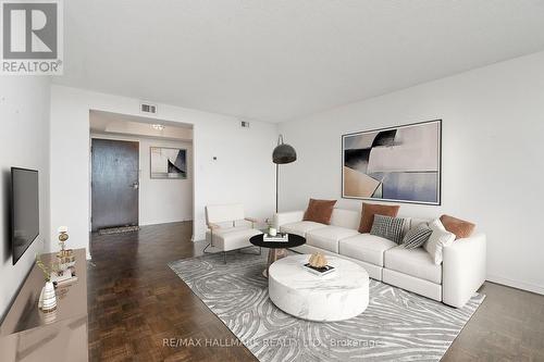 902 - 900 Yonge Street, Toronto, ON - Indoor Photo Showing Living Room