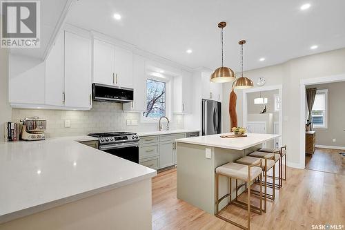 2859 Elphinstone Street, Regina, SK - Indoor Photo Showing Kitchen With Upgraded Kitchen