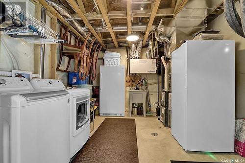 2859 Elphinstone Street, Regina, SK - Indoor Photo Showing Laundry Room