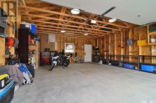 2859 Elphinstone Street, Regina, SK - Indoor Photo Showing Garage
