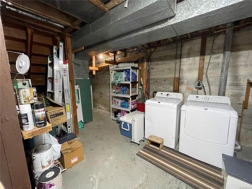 407 Haida Ave, Port Alice, BC - Indoor Photo Showing Laundry Room
