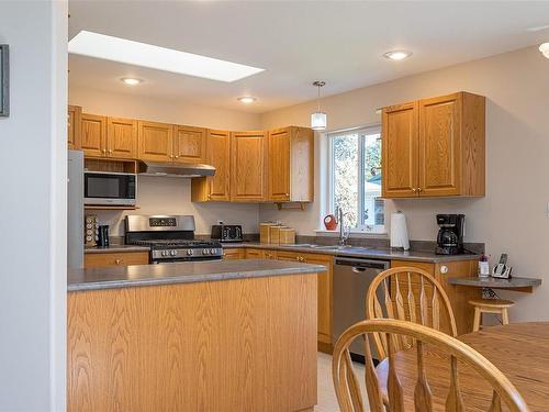2871 River Rd, Chemainus, BC - Indoor Photo Showing Kitchen