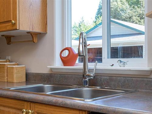 2871 River Rd, Chemainus, BC - Indoor Photo Showing Kitchen With Double Sink