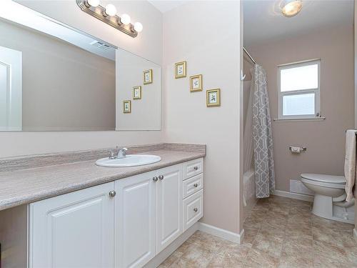 2871 River Rd, Chemainus, BC - Indoor Photo Showing Bathroom