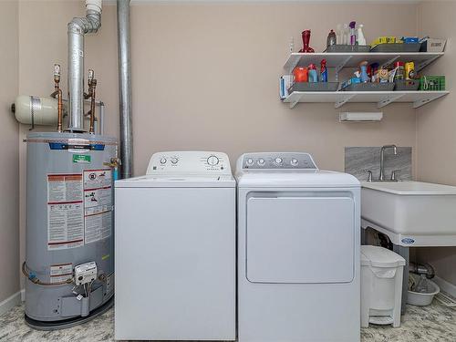 2871 River Rd, Chemainus, BC - Indoor Photo Showing Laundry Room