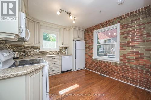 39 Wardrope Avenue, Hamilton, ON - Indoor Photo Showing Kitchen