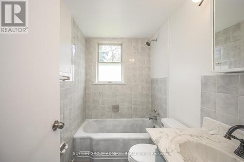 39 Wardrope Avenue, Hamilton, ON - Indoor Photo Showing Bathroom