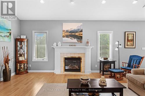 10 Hillview Drive, Thames Centre, ON - Indoor Photo Showing Living Room With Fireplace
