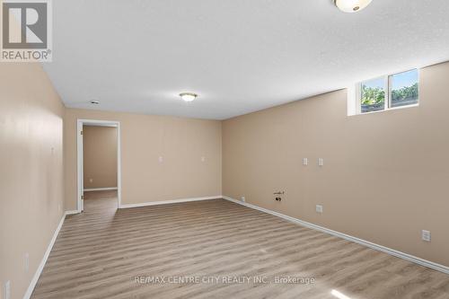 10 Hillview Drive, Thames Centre, ON - Indoor Photo Showing Other Room