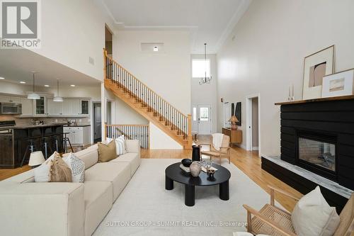 1065 Concession 3 Road, Niagara-On-The-Lake, ON - Indoor Photo Showing Living Room With Fireplace