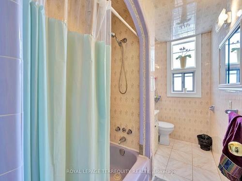 280 Grace St, Toronto, ON - Indoor Photo Showing Bathroom