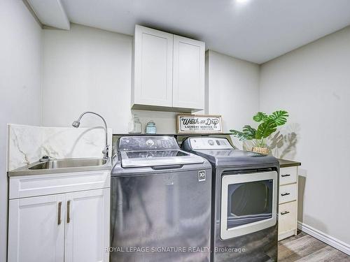 4476 Sawmill Valley Dr, Mississauga, ON - Indoor Photo Showing Laundry Room