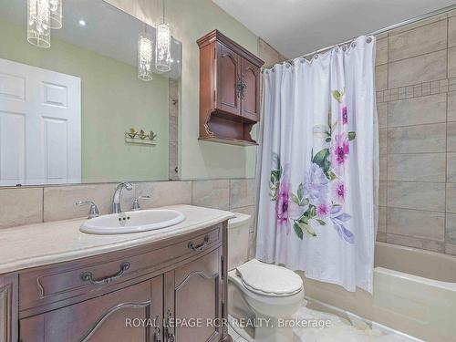 6 Argyle Ave, Orillia, ON - Indoor Photo Showing Bathroom