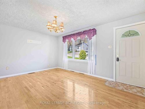 6 Argyle Ave, Orillia, ON - Indoor Photo Showing Other Room