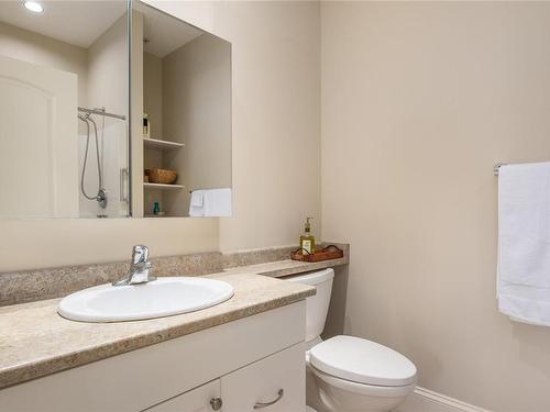 12-447 Pym St, Parksville, BC - Indoor Photo Showing Bathroom
