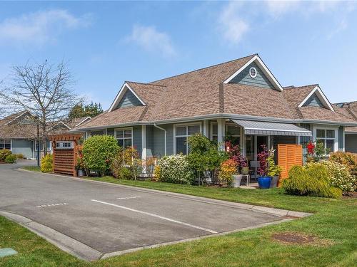 12-447 Pym St, Parksville, BC - Outdoor With Facade