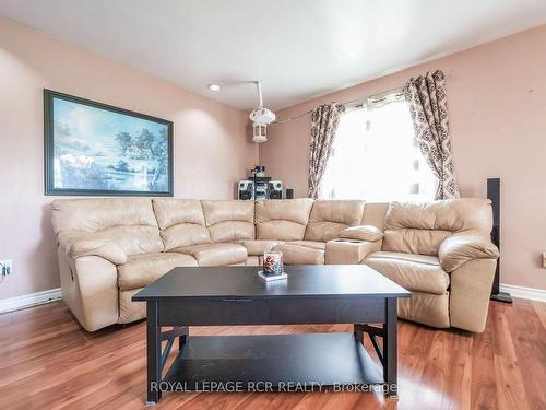 185724 Grey Road 9, Southgate, ON - Indoor Photo Showing Living Room