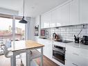 Kitchen - 513-360 Rue Atateken, Montréal (Ville-Marie), QC  - Indoor Photo Showing Kitchen With Upgraded Kitchen 