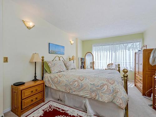 301-1500 Elford St, Victoria, BC - Indoor Photo Showing Bedroom