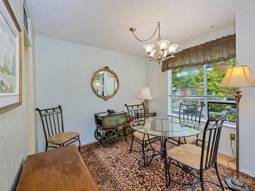 301-1500 Elford St, Victoria, BC - Indoor Photo Showing Dining Room