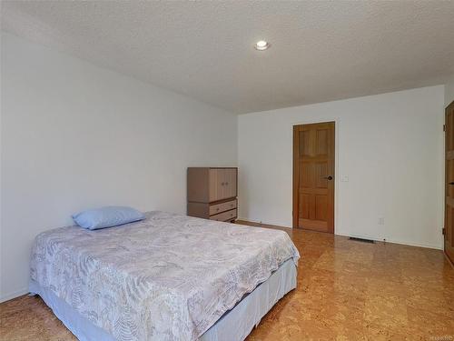 11316 Ravenscroft Pl, North Saanich, BC - Indoor Photo Showing Bedroom