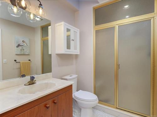 11316 Ravenscroft Pl, North Saanich, BC - Indoor Photo Showing Bathroom