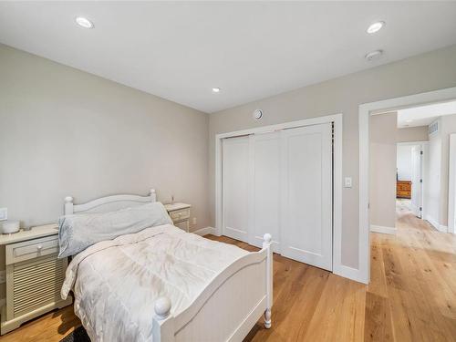 660 Medalist Ave, Colwood, BC - Indoor Photo Showing Bedroom