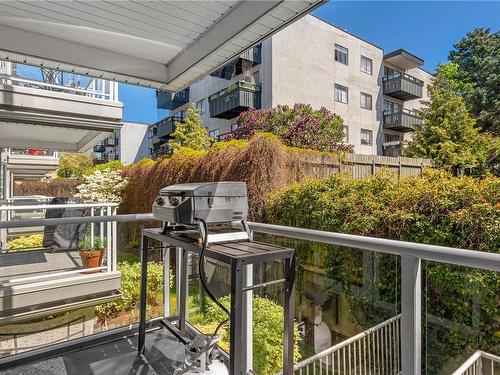 207-2647 Graham St, Victoria, BC - Outdoor With Exterior