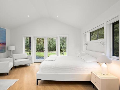 1218 Deloume Rd, Mill Bay, BC - Indoor Photo Showing Bedroom