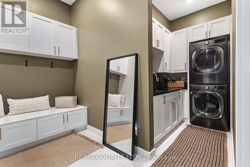 667C Dundas Street E, Belleville, ON - Indoor Photo Showing Laundry Room