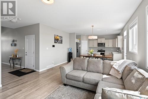 8116 Barley Crescent, Regina, SK - Indoor Photo Showing Living Room