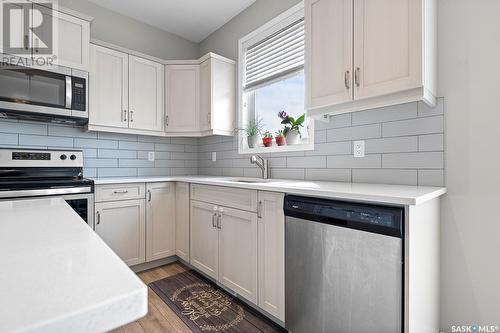 8116 Barley Crescent, Regina, SK - Indoor Photo Showing Kitchen With Stainless Steel Kitchen