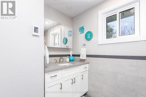61 Beaver Drive, Kawartha Lakes, ON - Indoor Photo Showing Bathroom