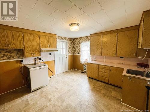 200 176 Route, Pennfield, NB - Indoor Photo Showing Kitchen