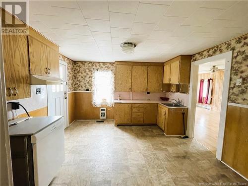 200 176 Route, Pennfield, NB - Indoor Photo Showing Kitchen