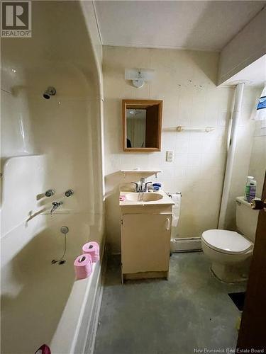 200 176 Route, Pennfield, NB - Indoor Photo Showing Bathroom