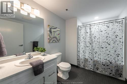 2109 Ottawa Street Unit# B03, Windsor, ON - Indoor Photo Showing Bathroom