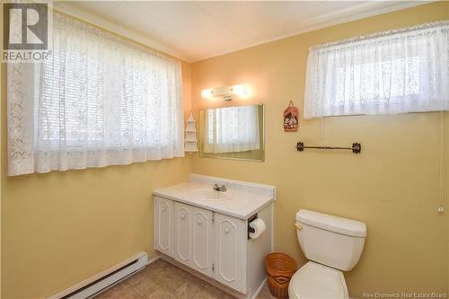 1726 Chatillon Street, Maisonnette, NB - Indoor Photo Showing Bathroom
