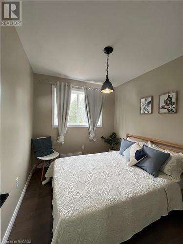 587 Dorcas Bay Road, Northern Bruce Peninsula, ON - Indoor Photo Showing Bedroom