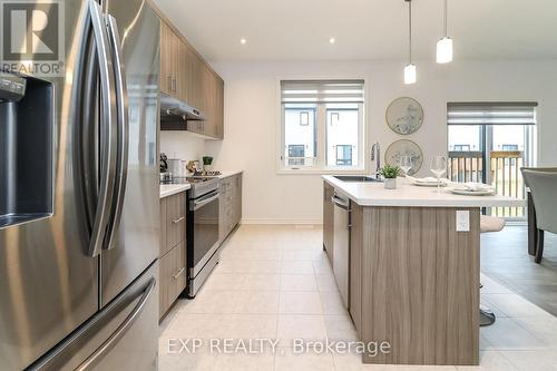 113 Sebastian Street, Blue Mountains, ON - Indoor Photo Showing Kitchen With Upgraded Kitchen
