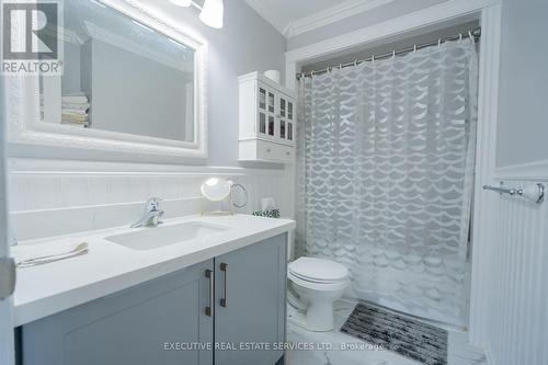 7192 Frontier Ridge, Mississauga, ON - Indoor Photo Showing Bathroom