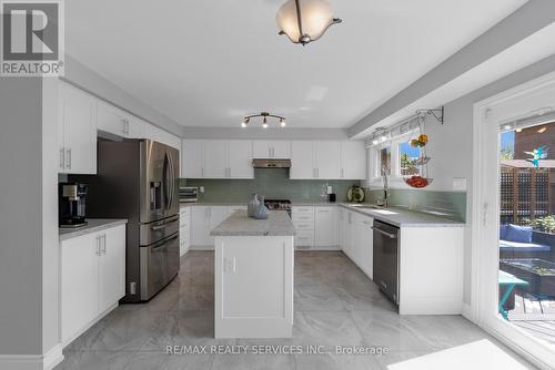 60 Curtis Drive, Brampton, ON - Indoor Photo Showing Kitchen