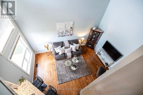 901 Grandview Street N, Oshawa, ON - Indoor Photo Showing Living Room