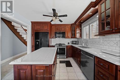 915 Catskill Drive, Oshawa, ON - Indoor Photo Showing Kitchen With Double Sink