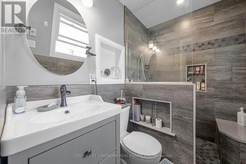 1464 Wallbridge-Loyalist Road, Quinte West, ON - Indoor Photo Showing Bathroom