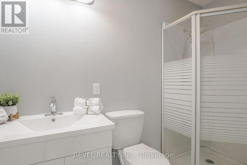 75 Adelaide Street S, Kawartha Lakes, ON - Indoor Photo Showing Bathroom