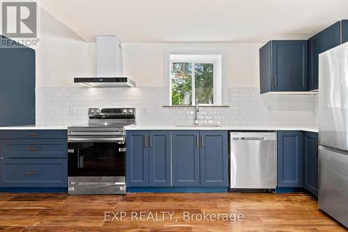 216 Oak Street, Prince Edward County, ON - Indoor Photo Showing Kitchen With Upgraded Kitchen