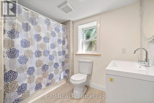 216 Oak Street, Prince Edward County, ON - Indoor Photo Showing Bathroom
